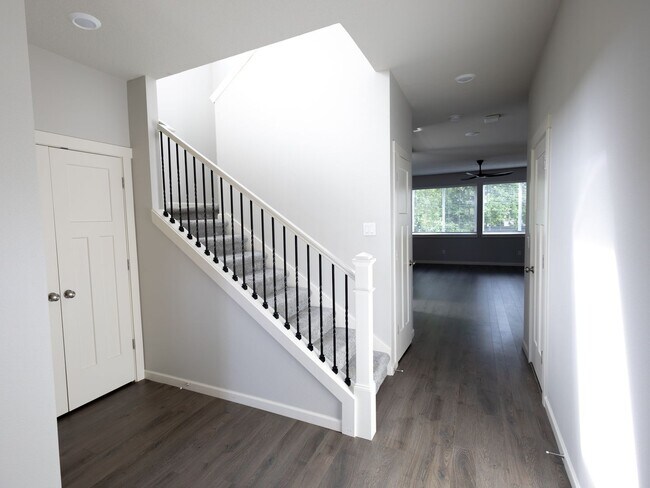 Building Photo - 13309 NE 114th Way