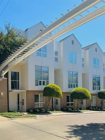 Foto principal - 4060 Travis St