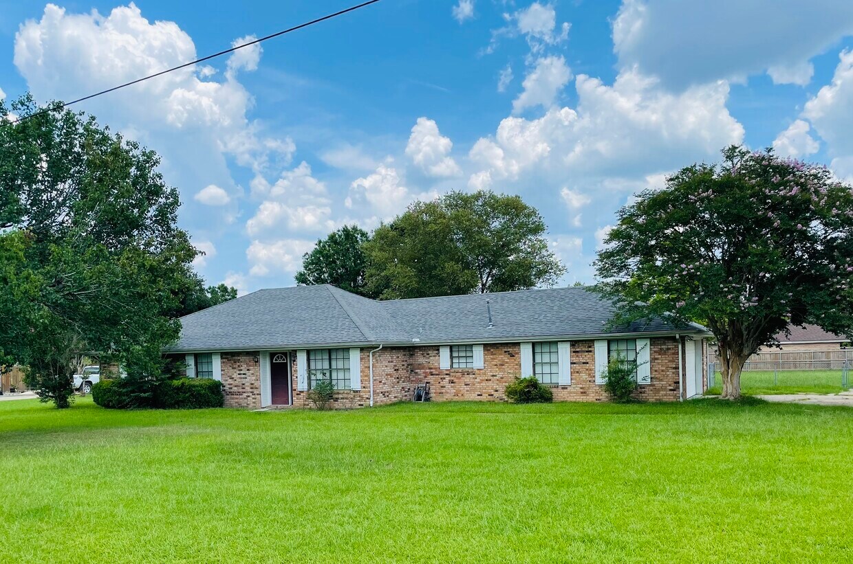 1252 Christina Dr, DeRidder, LA 70634 House Rental in DeRidder, LA