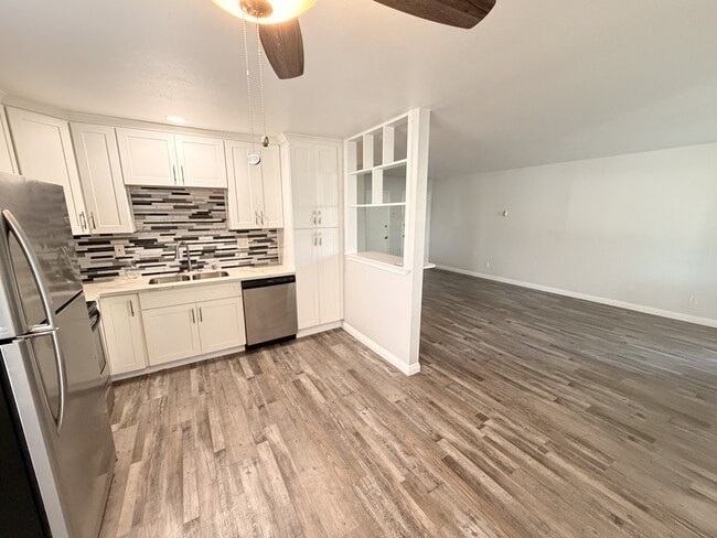 Building Photo - 5498 Carlson Dr