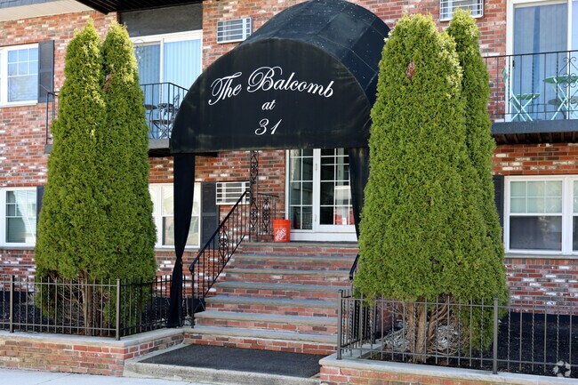 Entrance - Balcomb Condominium