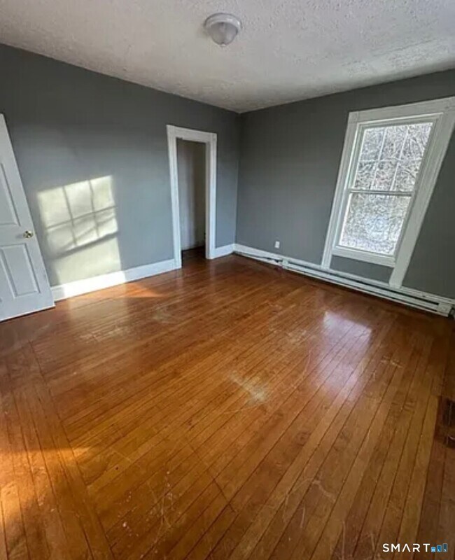 Foto del edificio - 484 Waterville St