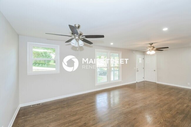 Foto del edificio - 4 Bedroom Pet-Friendly Home in NASHVILLE, ...