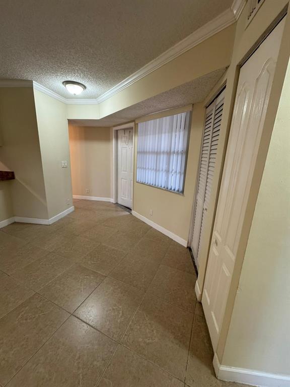 Foto principal - 8630 SW 3rd St