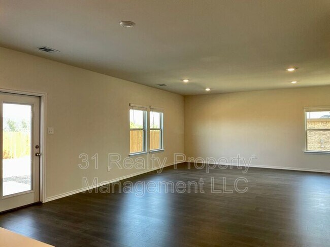 Foto del edificio - 3205 Sweetwater Way