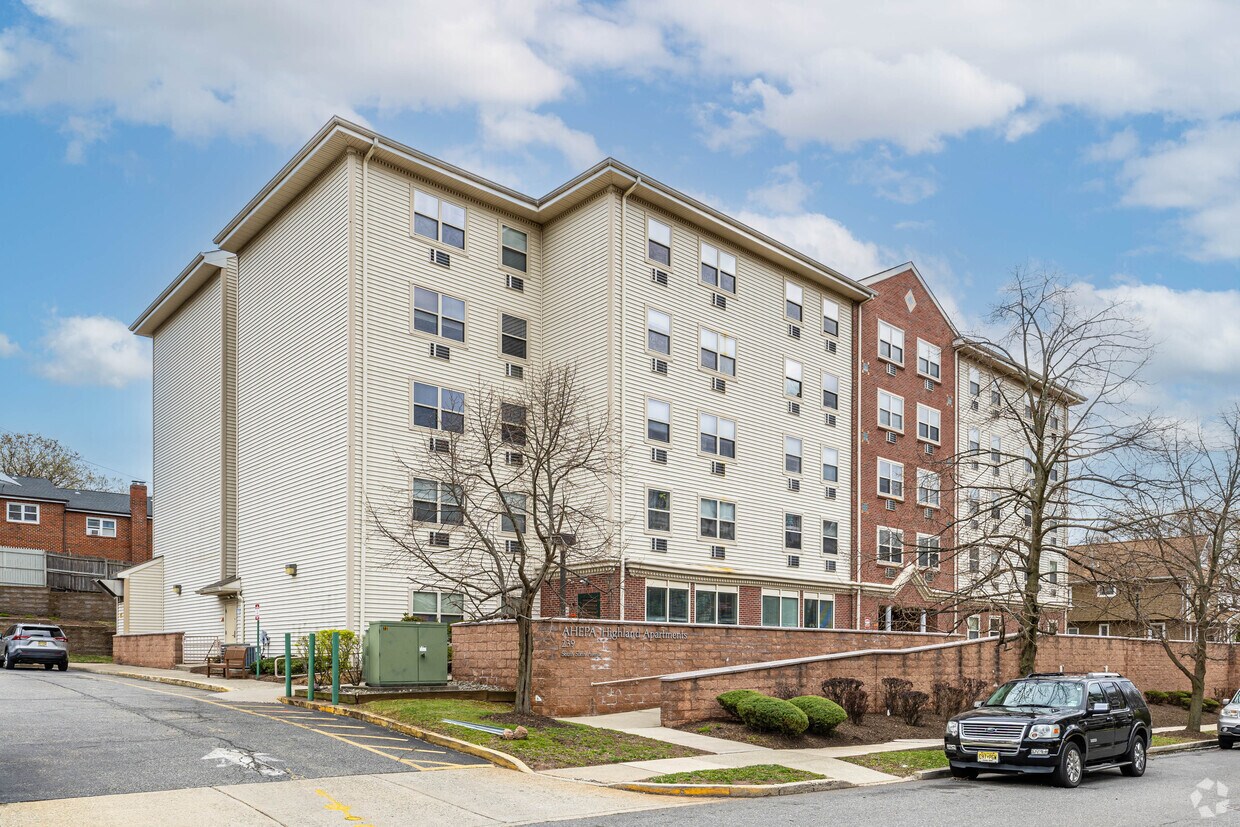 Foto principal - AHEPA Highland Apartments