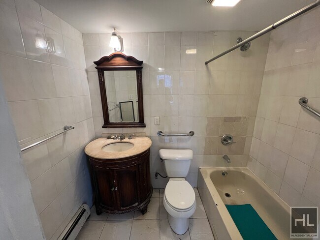 Building Photo - 25-18 36th Ave