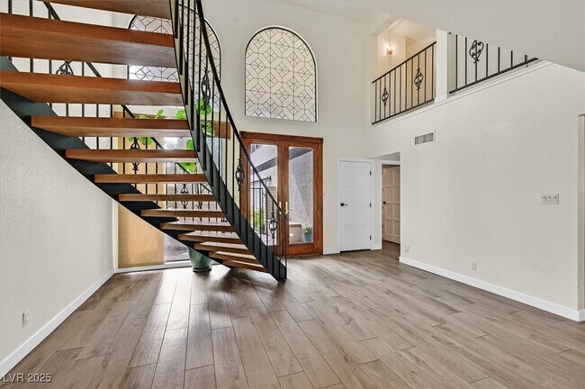 Foto del edificio - 3328 Plaza Del Paz