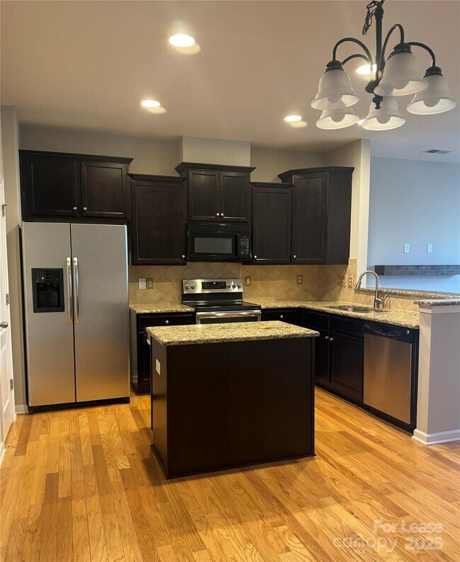 Foto del edificio - 18431 The Commons Blvd