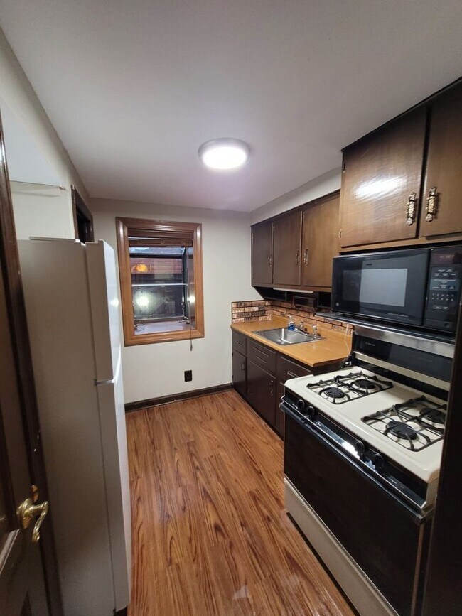 Foto del edificio - 2 BED 1 BATH SINGLE FAMILY HOME IN BEAUTIF...