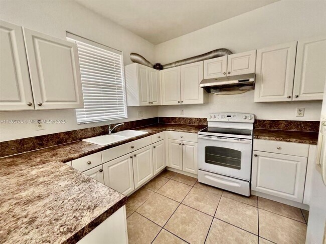 Building Photo - 12842 SW 135th St