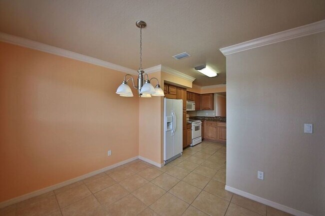 Building Photo - Santa Barbara Villas - Move in Special