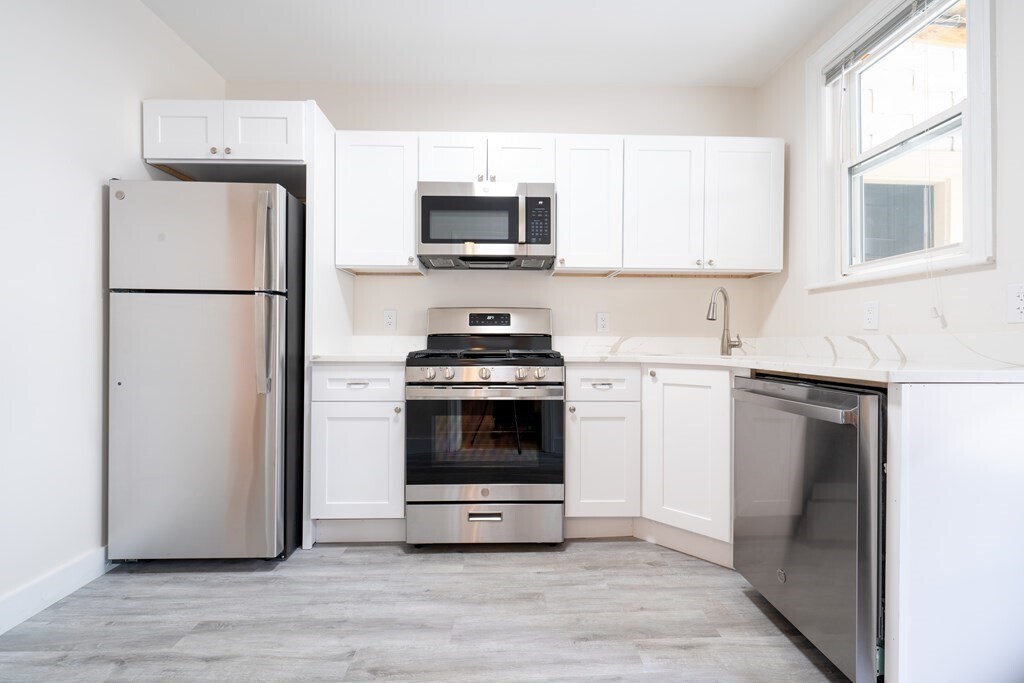 Foto principal - 281 Highland Ave