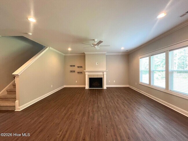 Building Photo - 404 Endicott Ct