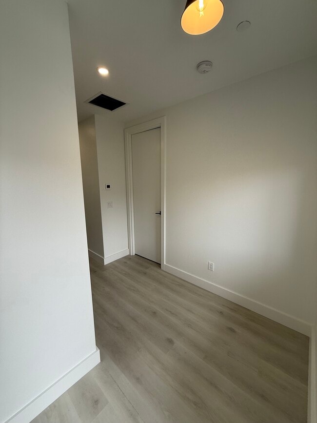 Foto del edificio - 426 SE 12th Ct