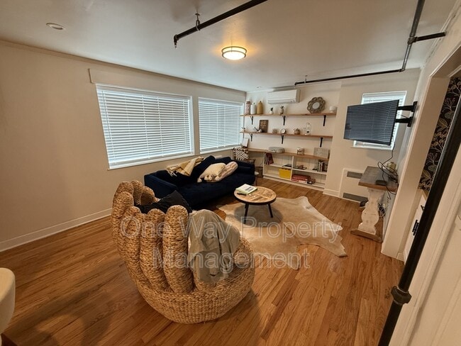 Foto del edificio - 1010 8th St