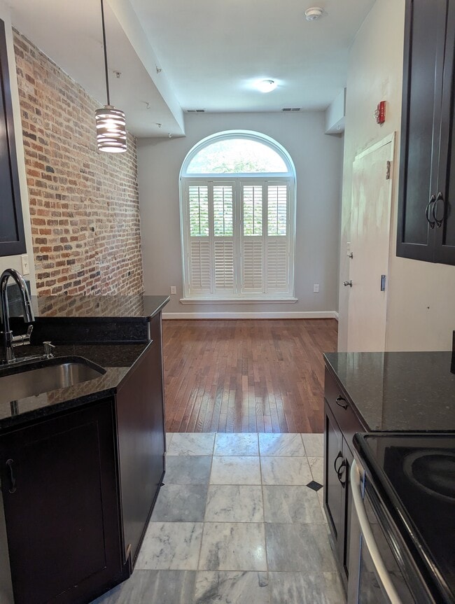 Building Photo - 2024 N Calvert St