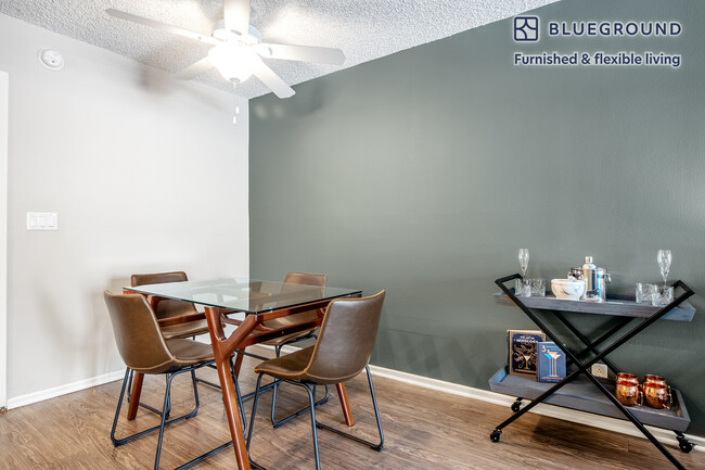 Foto del edificio - 3450 Sawtelle Blvd