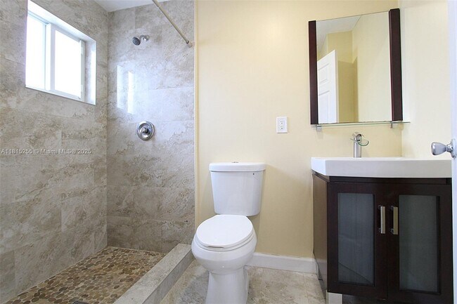 Foto del edificio - 7281 SW 9th St
