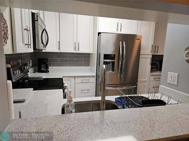 Foto del edificio - 5406 Venetia Ct