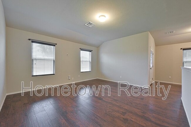 Foto del edificio - 9708 High Noon Rd