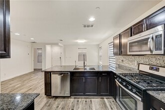 Building Photo - 1050 Spotted Saddle St