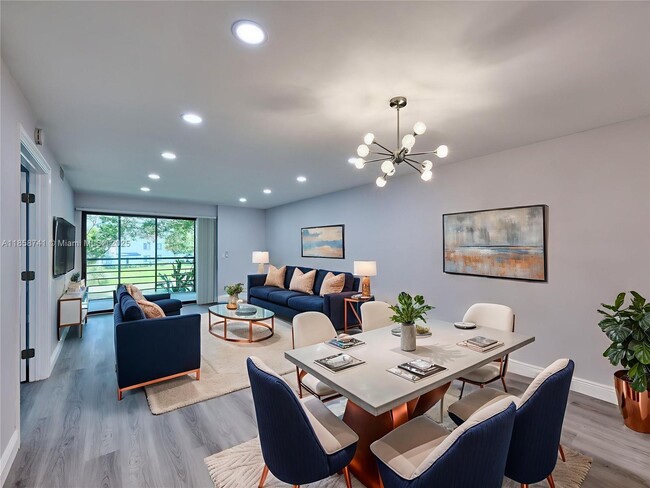 Foto del edificio - 5380 Cedar Lake Dr