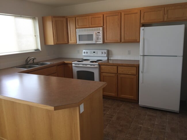 Building Photo - 1172 SW Lost Trail Dr