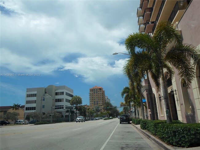 Foto del edificio - 1300 Ponce de Leon Blvd