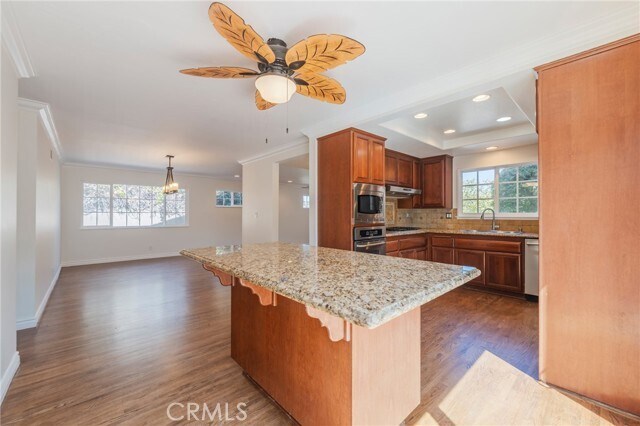 Foto del edificio - 15871 Belfast Ln