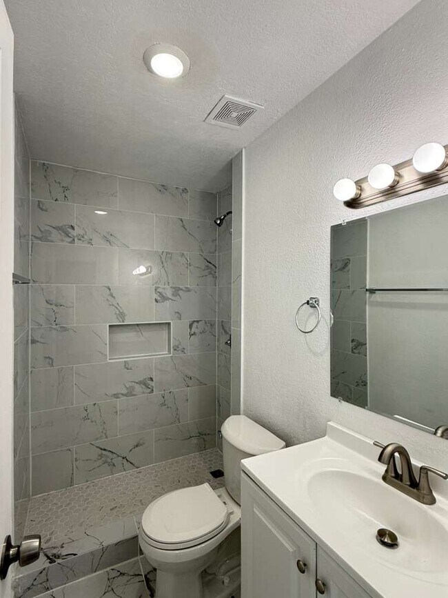 Photo - 5331 Bakersfield St House