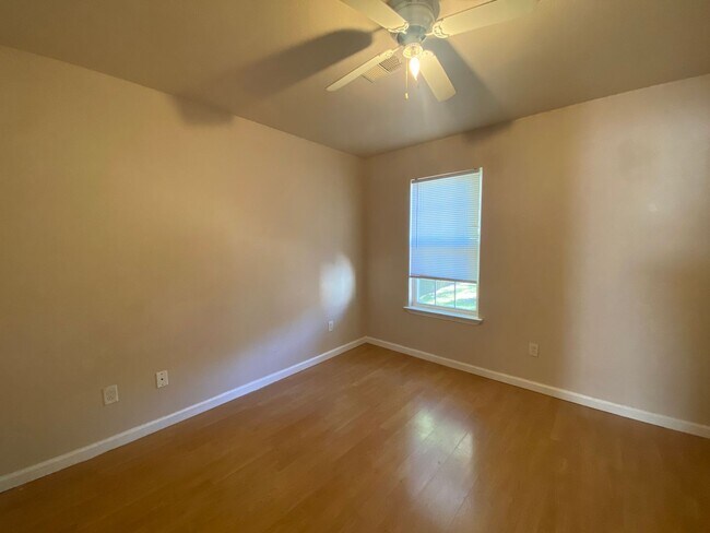 Foto del edificio - 1723 W Matthews Ave