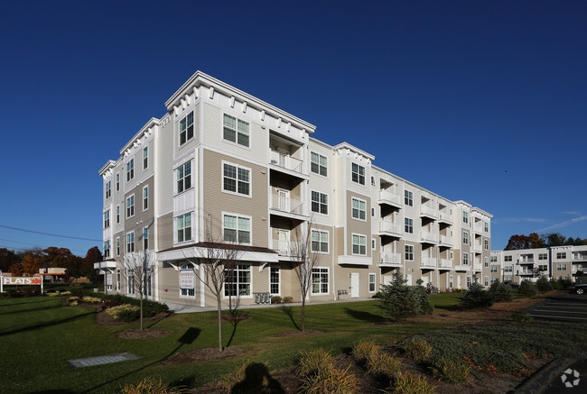 The Flats @ 520 - The Flats at 520 Apartments