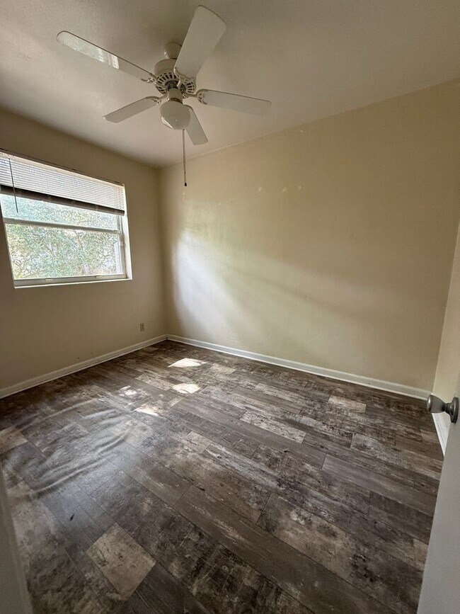 Foto del edificio - Charming 2-Bedroom Home — Available Now at 1228 Riverbank Court, Jacksonville, FL
