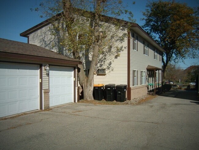 Building Photo - 2232 2nd St SW