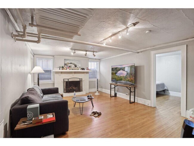 Foto del edificio - 1770 Humboldt Ave S