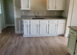 Building Photo - 348 Kingview Dr
