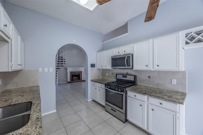 Foto del edificio - 9402 Calwood Cir