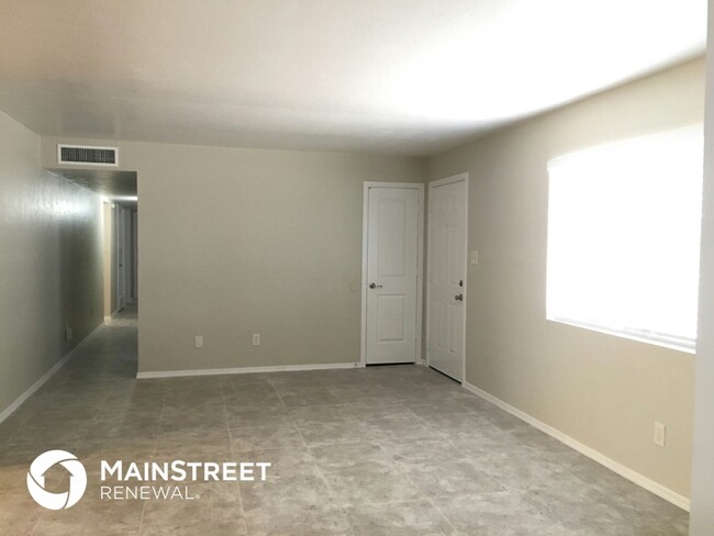 Building Photo - 2561 W Virginia St