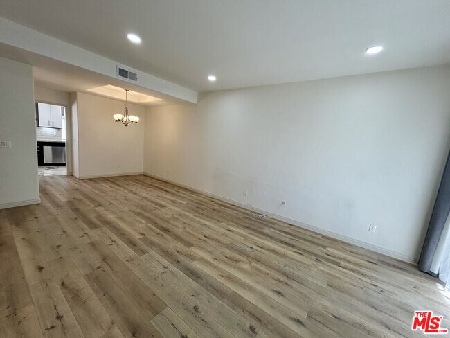 Foto del edificio - 5145 Yarmouth Ave