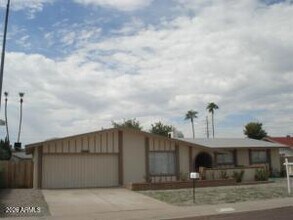 Building Photo - 11634 N 49th Ave