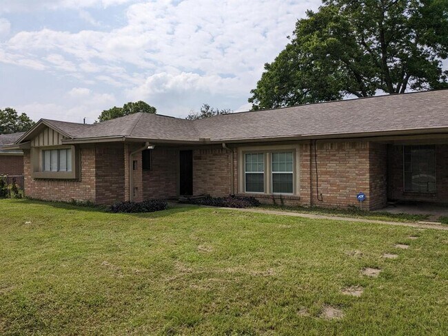 Building Photo - 10227 Algiers Rd