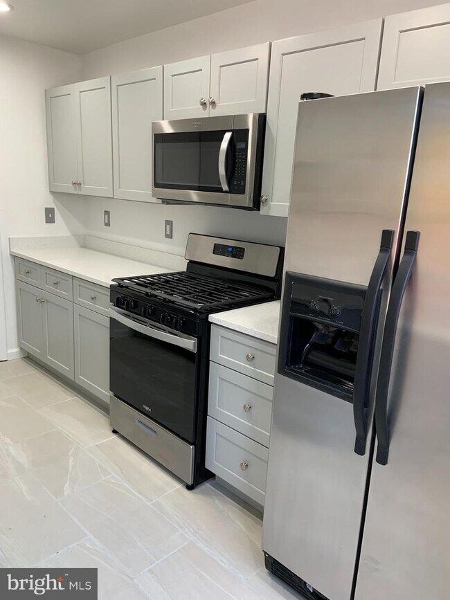 Building Photo - 2903 Pheasant Ln