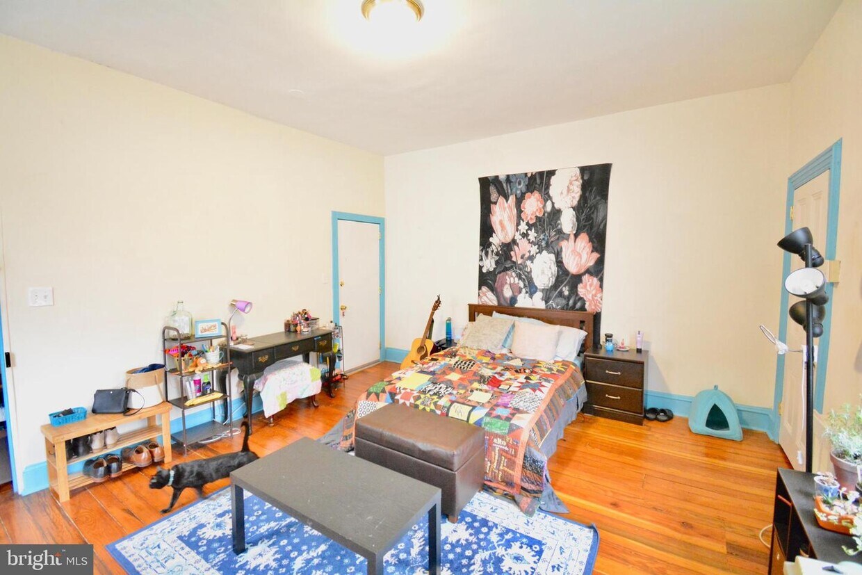 114 Apsley St Unit 2F, Philadelphia, PA 19144 Room for Rent in