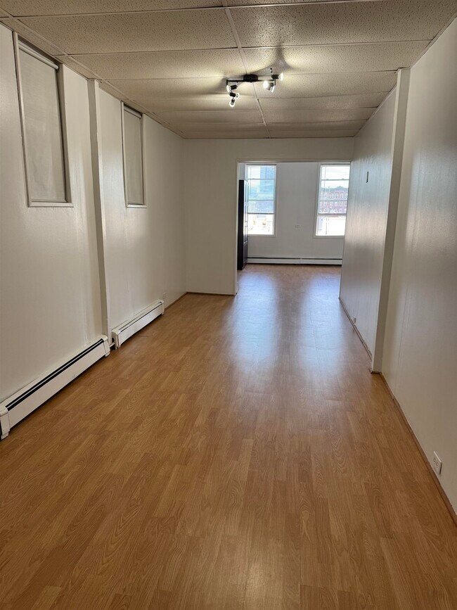 Foto del edificio - 630 Grand St
