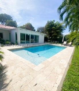 Building Photo - 311 Island Dr