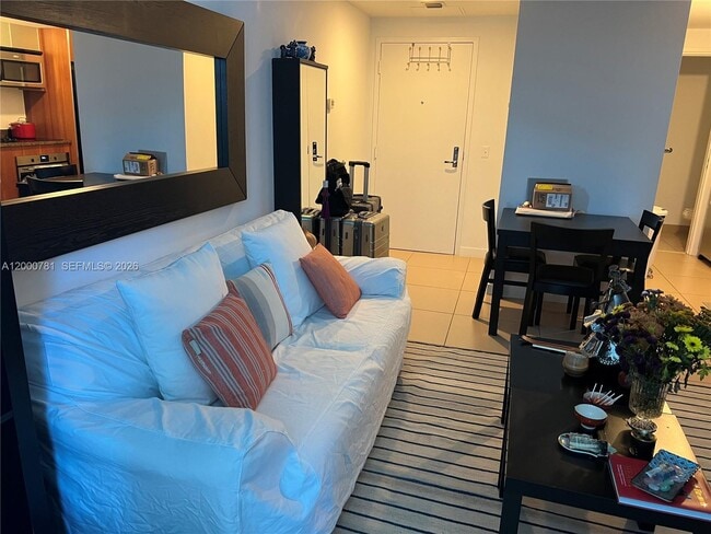 Building Photo - 300 S Biscayne Blvd