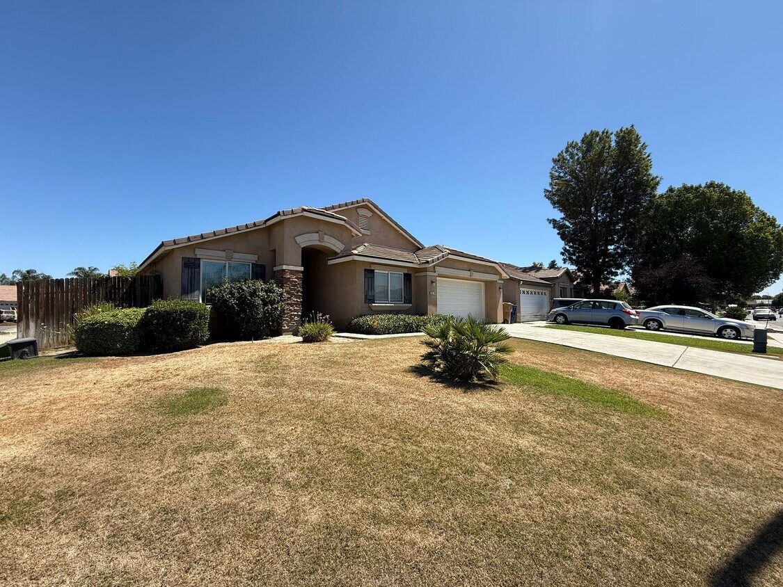 Primary Photo - Spacious 3-Bedroom, 2-Bathroom Home in Sou...