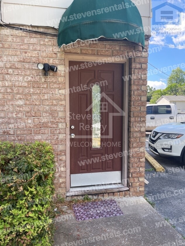 Primary Photo - 4131 Wilkesview Dr