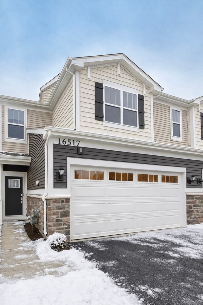 Building Photo - 16517 Golden Vly Ln